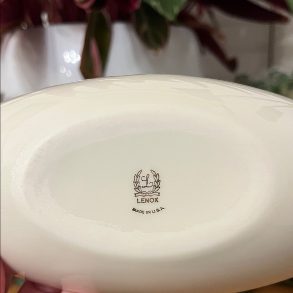 Lenox Vintage Olympia Gold Boat Nut Dish 24k Gold Rim EUC - Picture 5 of 9